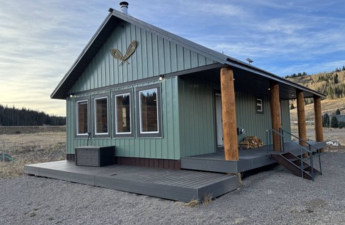 Antonito Cabin | Stay where you play! Cumbres Cabins four season rental.