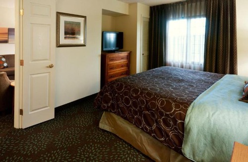 Maple Grove Hotel | Staybridge Suites Minneapolis-Maple Grove by IHG