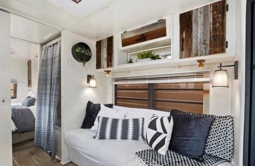 Twin Falls Apartment | #StayinMyDistrict Twin Falls Backyard Glamper