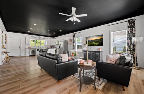 Mount Airy House | Stroll to Main St, Hot Tub, Fenced Yard, Games, FirePit, CornHole, Grill