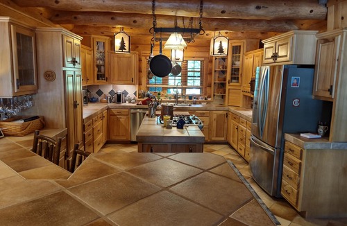 Cohasset Cabin | Stunning Executive log cabin on beautiful lake