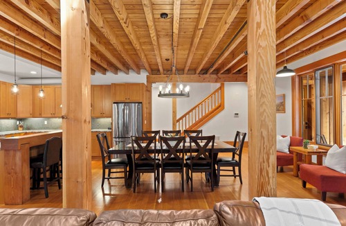 Cle Elum House | Suncadia Retreat half acre 3 porches Quiet Cul-de-Sac Fire pit Bikes