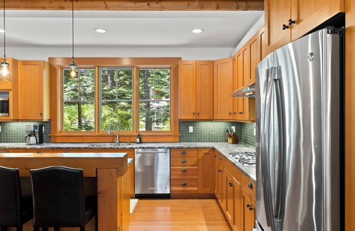 Cle Elum House | Suncadia Retreat half acre 3 porches Quiet Cul-de-Sac Fire pit Bikes