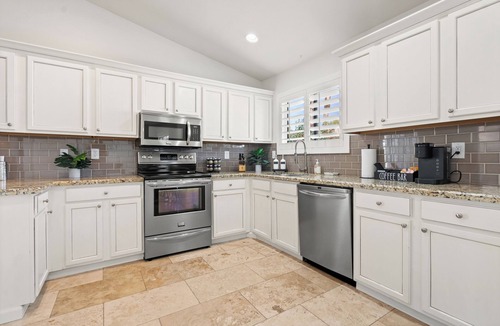Paradise Valley Village House | Sunny Stay w/Heated Pool & Pool Table — Walkable, Spring Training Close