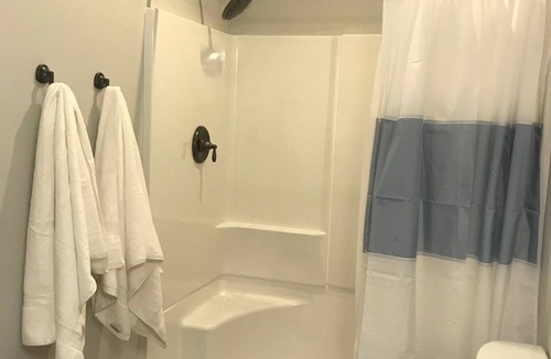 Melrose Cabin | Sunrise Fly Shop Lodge Unit 2 Kitchenette
