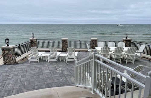 Macatawa House | Sweet Caroline . Lake MI Waterfront . Private Beach . Elevator . Sleeps 14