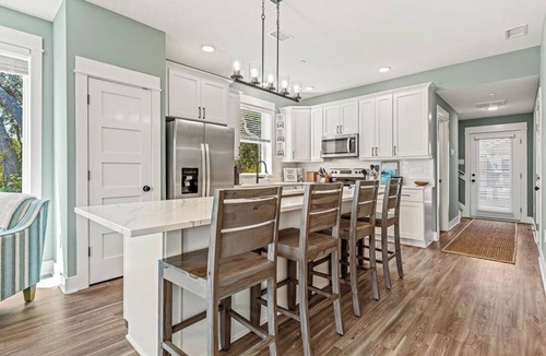 Corolla Light Condo | Swell | Walk to the Beach | Hot Tub, Dog Friendly, and Community Pool