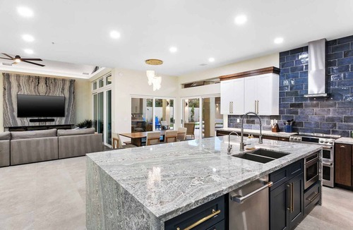 Buenavante House | SWSS 4BR Casa Azul Estate | Pool, Hot Tub, Putting Green, Fire Pit & Shuffleboard
