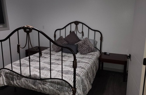 Hardin Apartment | Terrific 1-bedroom apartment in Hardin