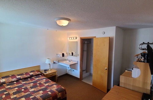 Lewistown Hotel | The B&B Motel