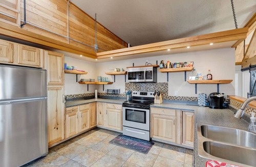 Hamilton Apartment | The Bitterroot Loft On 1st Street