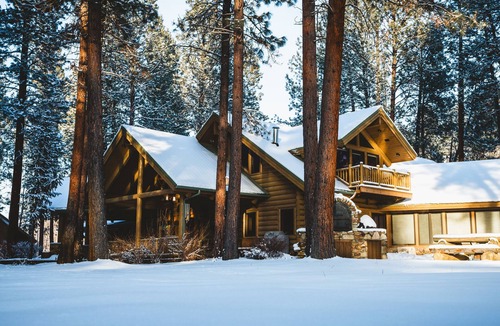 Grantsdale Cabin | The Bitterroot Mile Club Cabin Room on The Bitterroot River