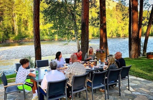 Grantsdale Cabin | The Bitterroot Mile Club Cabin Room on The Bitterroot River