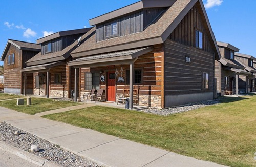 Red Lodge House | The Buckeye- Home in Brewery/Cannery Historic District of the north end of town!