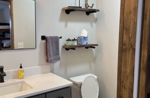 Three Forks House | The Bunkhouse Farm Stay near Madison River!