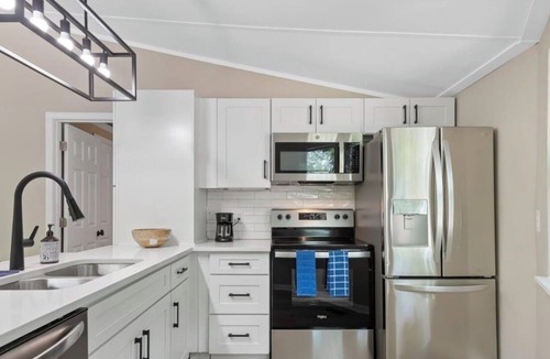 Southmont House | The Dodecagon Retreat on High Rock Lake