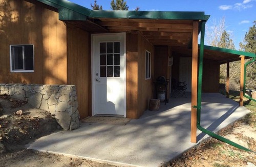 Roundup Cabin | "The Dugout" in the Bull Mountains.a quaint little getaway!