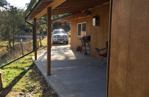 Roundup Cabin | "The Dugout" in the Bull Mountains.a quaint little getaway!
