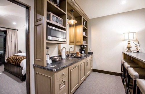 Whitefish Condo | The Galleries Lodging Downtown Whitefish Suite 201 | 1 Bed, 1 Bath