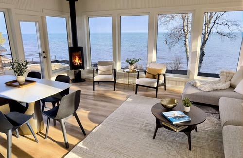 Lakeside - Lester Park House | The Jenswold House on Lake Superior with Panoramic Views and Lake Access