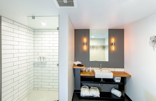 Downtown Bozeman Hotel | The LARK Bozeman