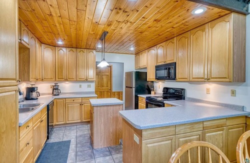 Squaw Lake Cabin | The Lodge: Hot Tub Fireplace RiverFront Pet Friendly Cabin