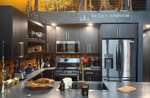 Maida Cabin | The Lofts @ Frost Fire- Cabin A