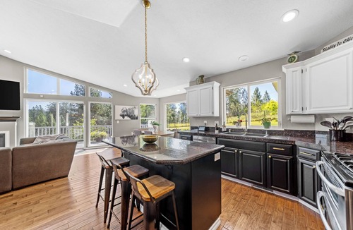 Mica House | The Oasis: Private 5-Acre Resort w/Heated Pool, Hot Tub & 4 King Suites
