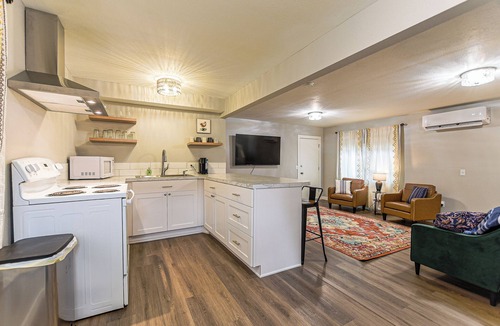 Moscow House | The Palouse Perch. A cozy spot within walking distance of downtown Moscow.