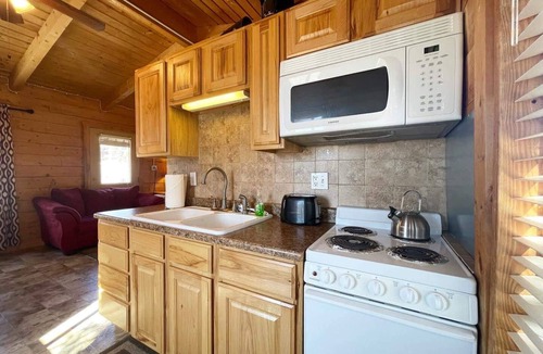 Zion National Park East Entrance Cabin | The Park Cabin at Mount Carmel Motel and RV Park