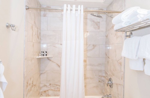 Red Lodge Hotel | The Pollard Hotel