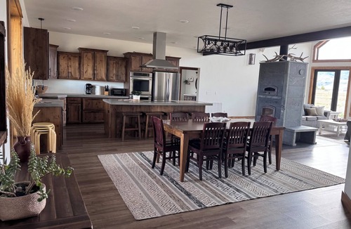 Cody House | The Rendezvous - Mountain views surrounded by fields