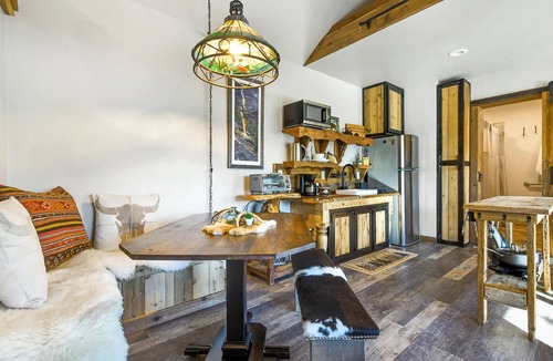 Lake George Cabin | The Rockwall Cabin at Bison Peak Lodge, a Mountain Wilderness Lodge