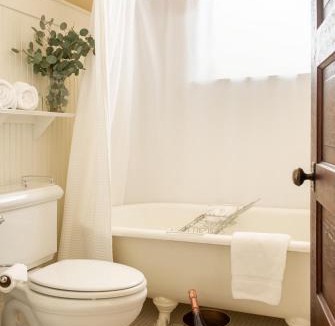 Three Forks Hotel | The Sacajawea Hotel