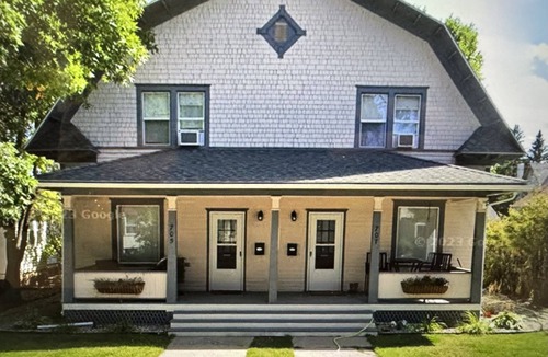 Lewistown House | The Townhouse