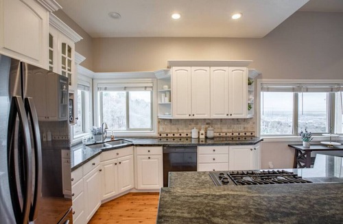 North Salt Lake House | The Ultimate Monthly Rental| Game Room & Ski Views