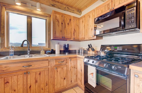 Cameron House | This Large, Friendly Home Offers Private Madison River Access/Views 4+4 Near YNP