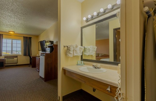 Mitchell Hotel | Thunderbird Lodge