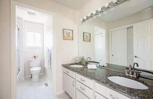 Fort Collins House | Tiller House - Savannah Room