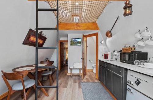 Colorado Springs House | Timber Lodge #4