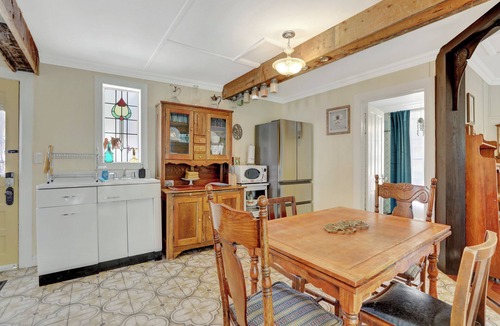 Pine Cabin | Timeless Pineview Cottage | Hot Tub & Pet Friendly