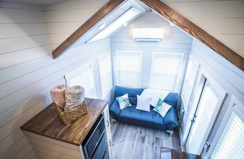 Apple Valley House | Tiny Home + Private Hot Tub | Zion Adventure Base