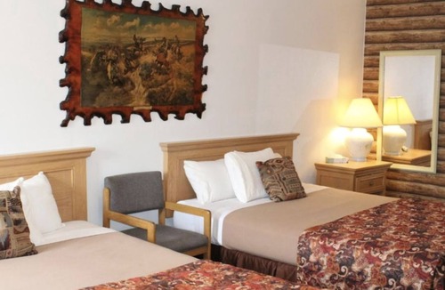 Lewistown Hotel | Trails End Motel
