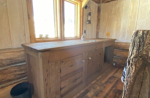 Ennis Cabin | Trapper's Cabin on Firetower ranch