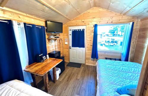 West Glacier Resort | Triple G’s Resort - Cabin 9