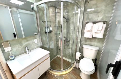 West Glacier Resort | Triple G’s Resort - Geodome 16