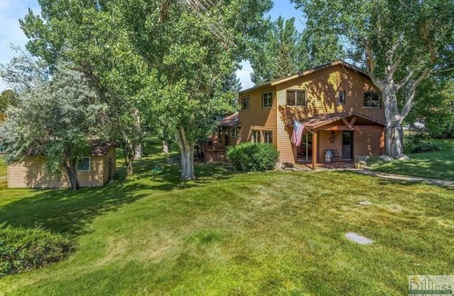 Absarokee House | Trout Run ~ Stillwater River riverfront home