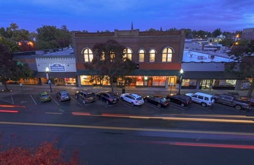 Walla Walla Apartment | Two — King Bed, Historic Downtown Apartment in Nicely Appointed Building on Main Street
