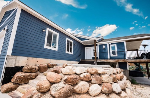 Sweetwater House | Ultimate Bear Lake Getaway! Large Deck w/Slide! Paddleboards & Kayaks!
