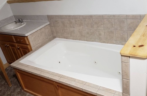 Island Park Hotel | Unit 21 Hotel Room near Yellowstone